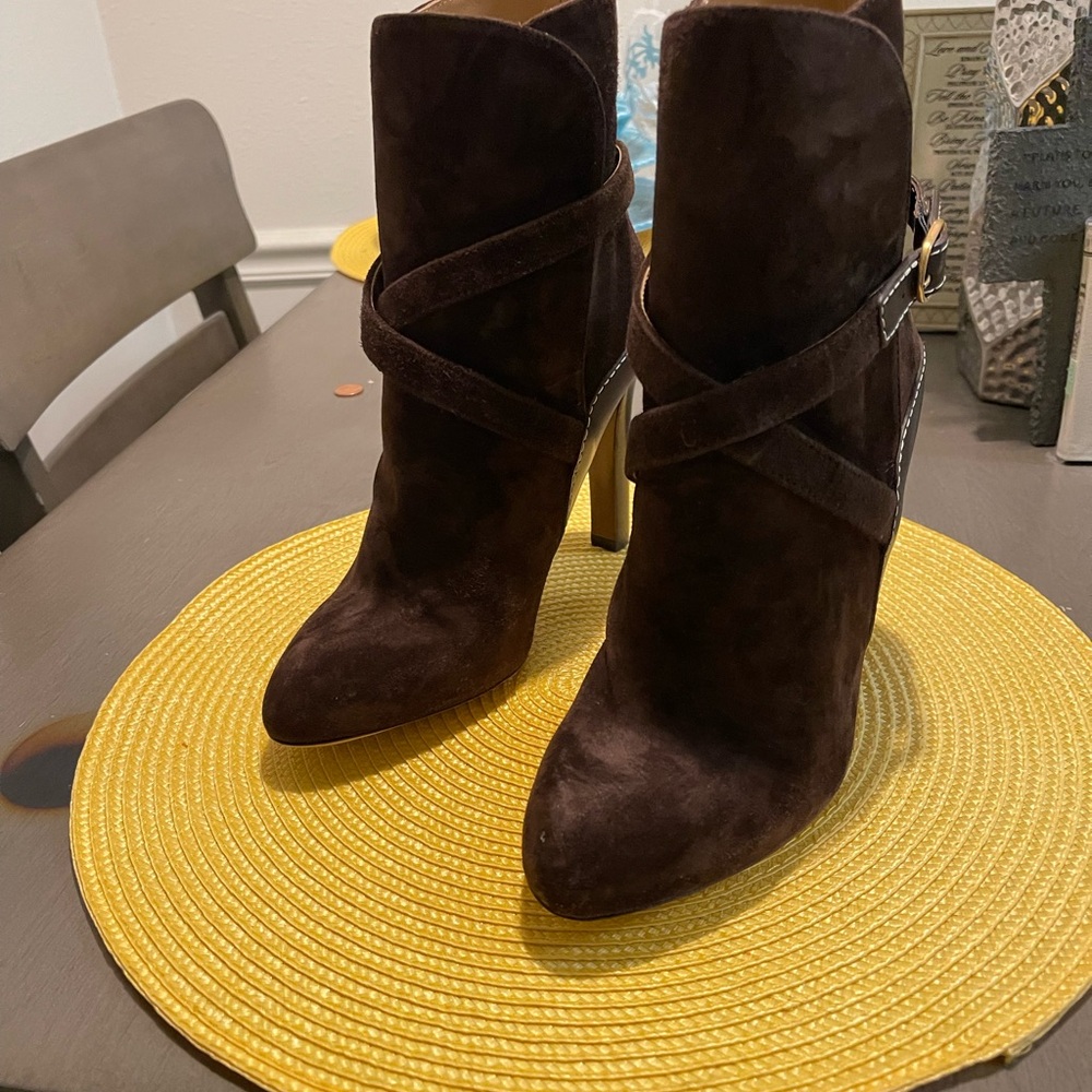 Elegant Brown Suede Ankle Boots